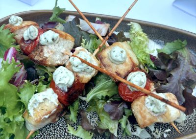 3 Brocheta de Marrajo y tomatito cheery con pesto1